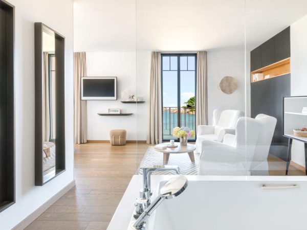 Hotel-bretagne-castel-beau-site-perros-guirec-2-1850x1000