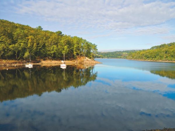 lac de guerledan en bretagne